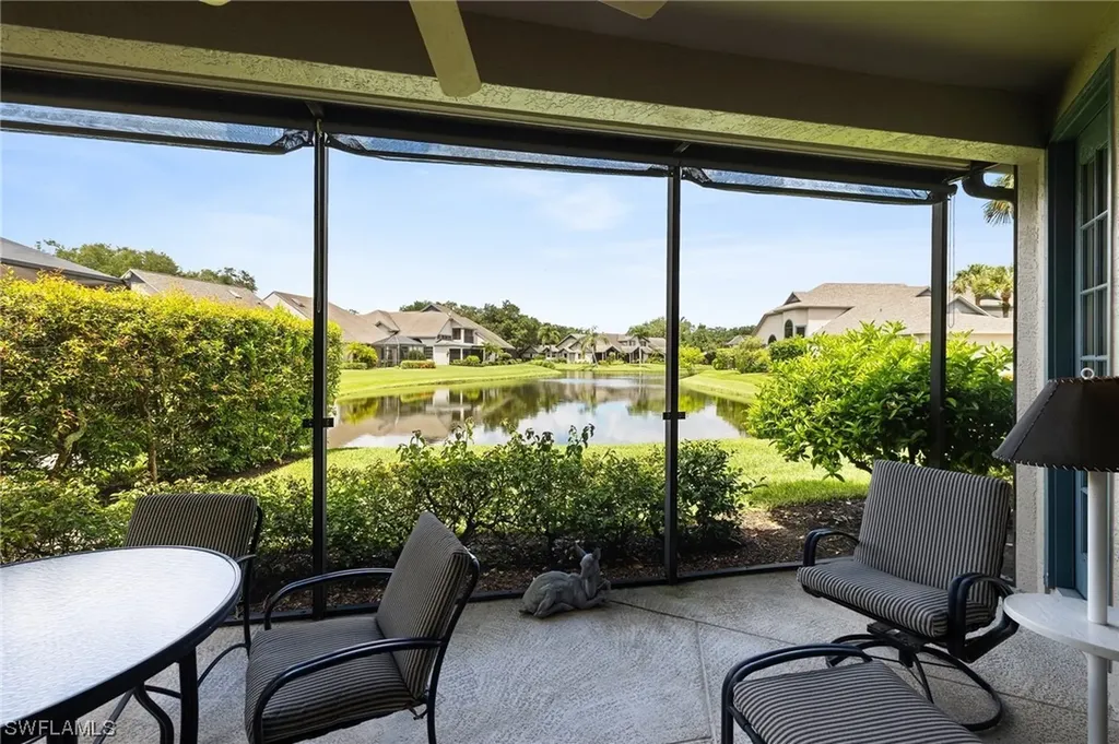 68 Water Oaks Way Naples FL 34105