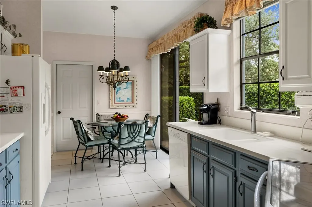 68 Water Oaks Way Naples FL 34105