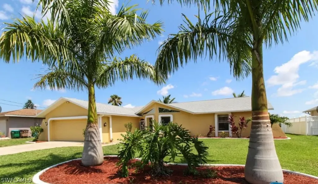 923 SE 15th Street Cape Coral FL 33990