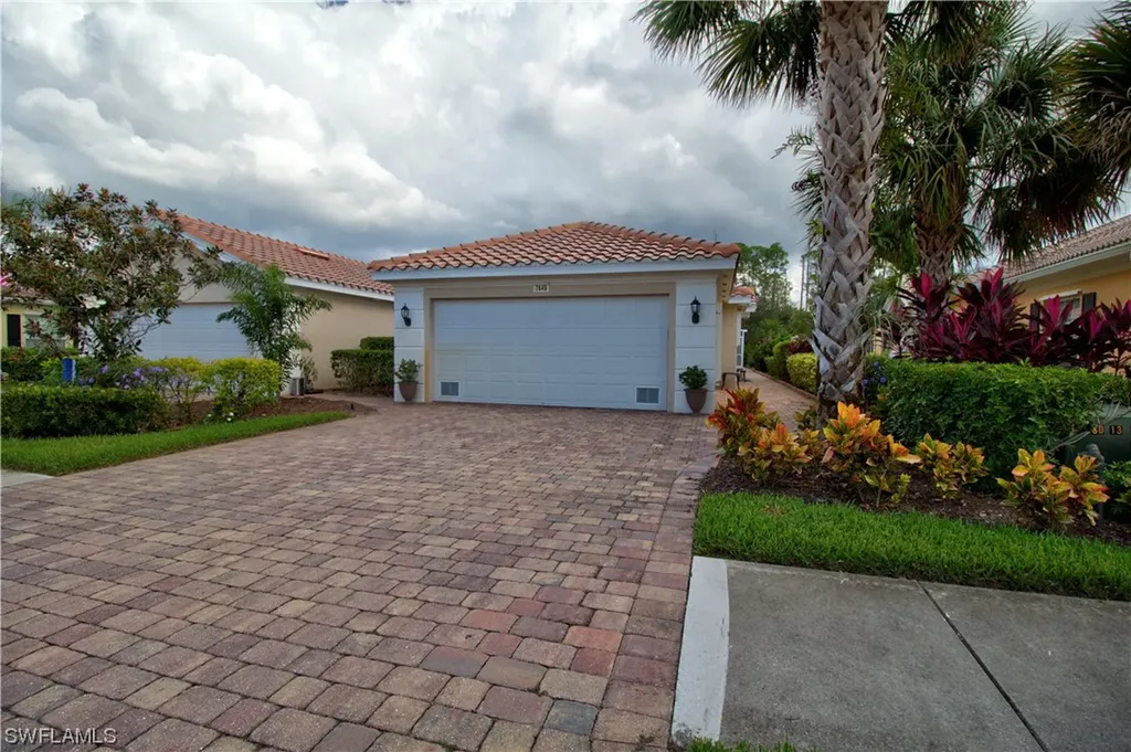 7649 Rozzini Lane Naples FL 34114
