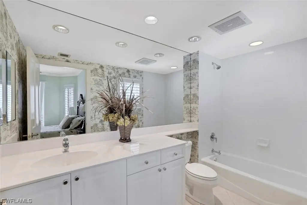 1060 Borghese Lane Naples FL 34114