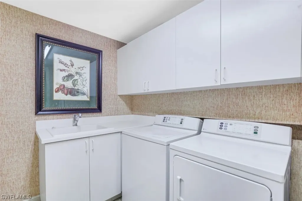 1060 Borghese Lane Naples FL 34114