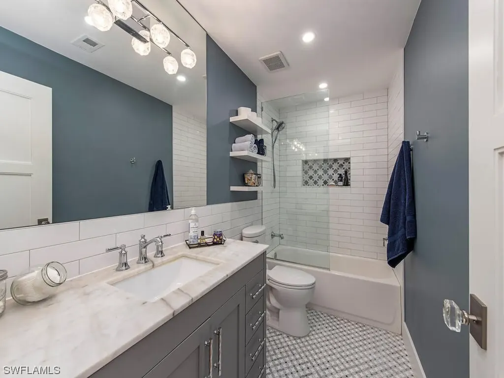 105 Saint James Way Naples FL 34104