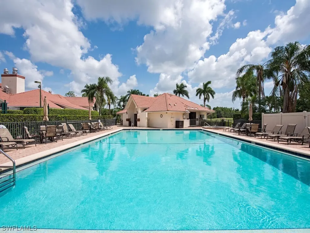 105 Saint James Way Naples FL 34104