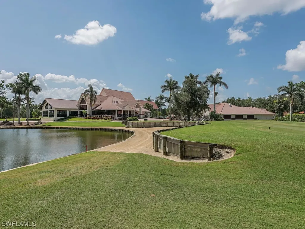 105 Saint James Way Naples FL 34104