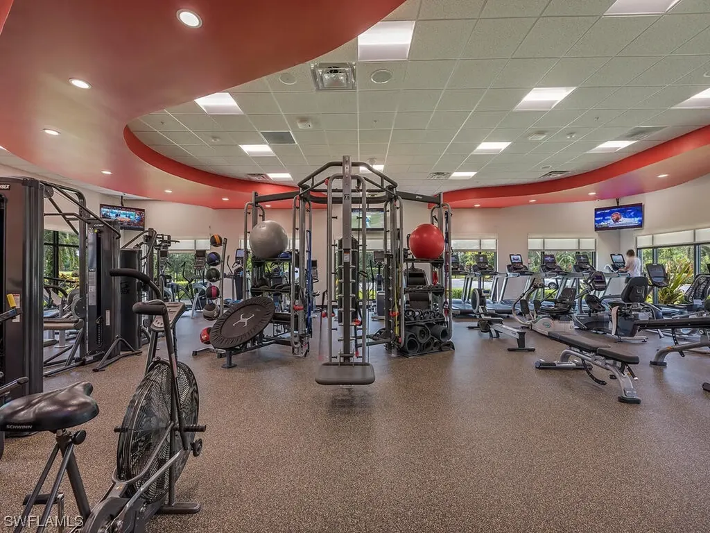 105 Saint James Way Naples FL 34104