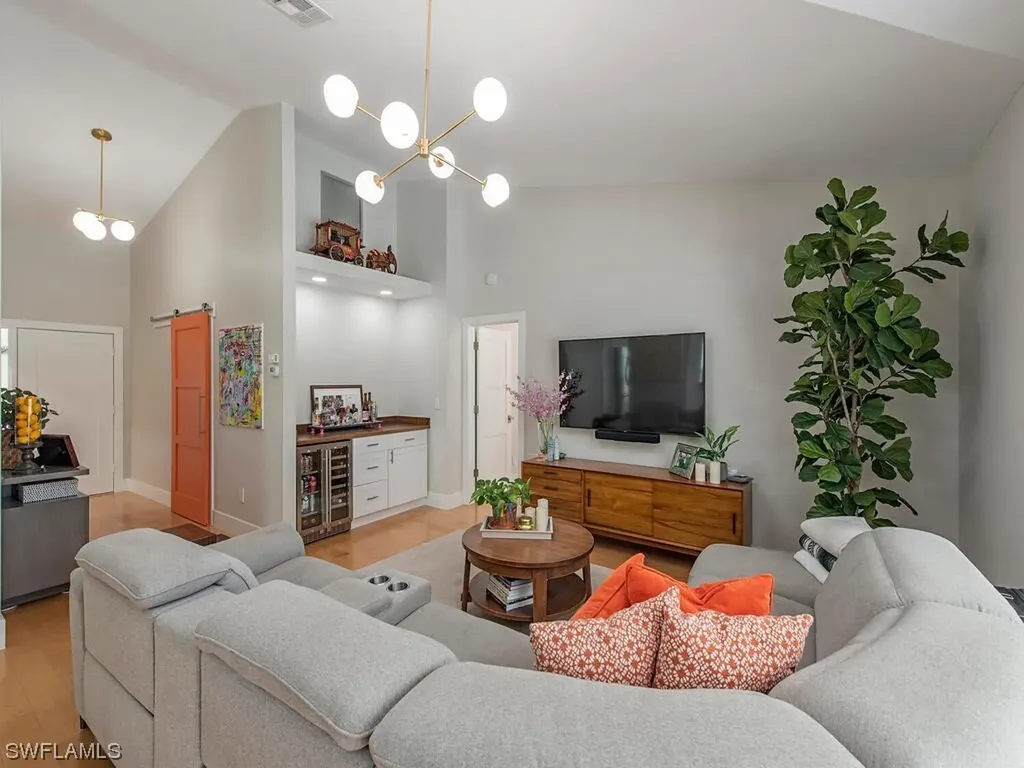 105 Saint James Way Naples FL 34104