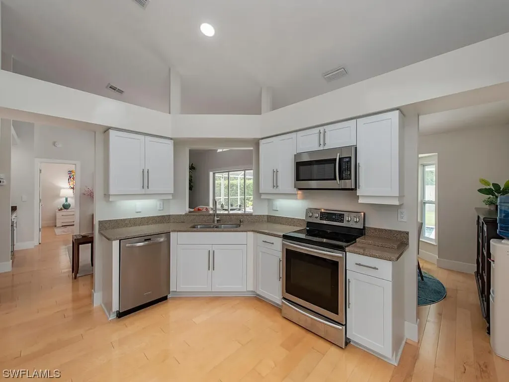 105 Saint James Way Naples FL 34104