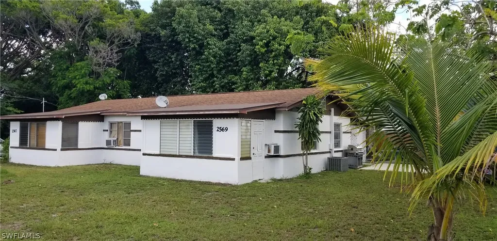 2567/2569 Columbus Street Fort Myers FL 33901
