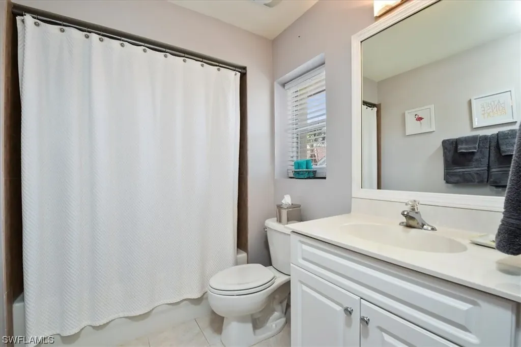 4536 Court Way Naples FL 34109