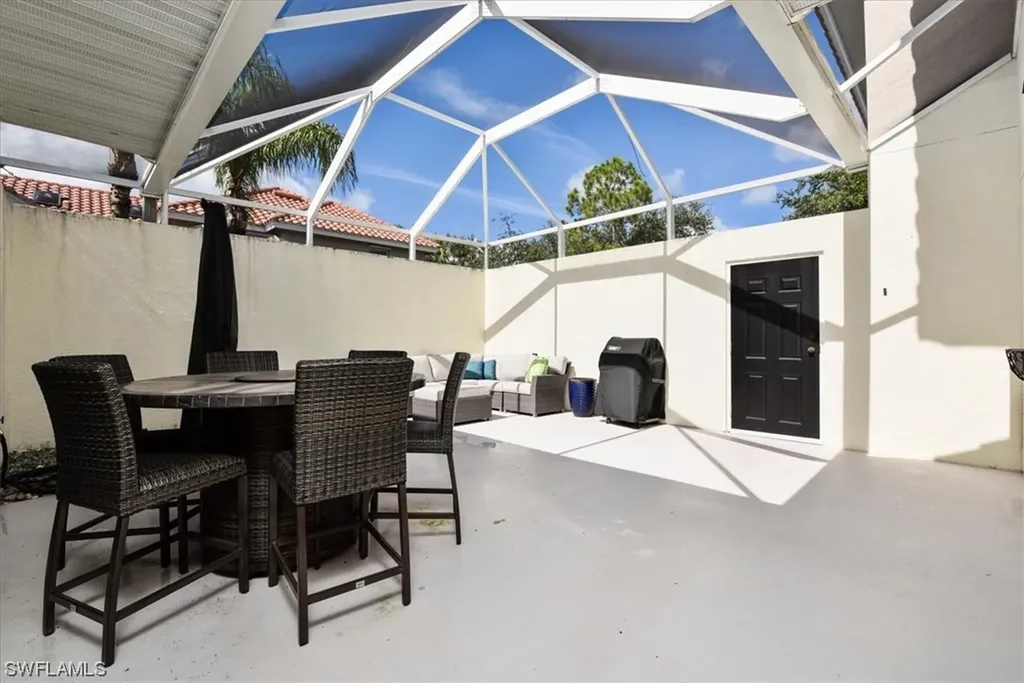 4536 Court Way Naples FL 34109