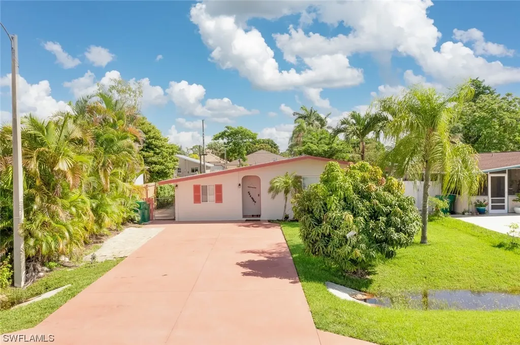 747 102nd Avenue N Naples FL 34108