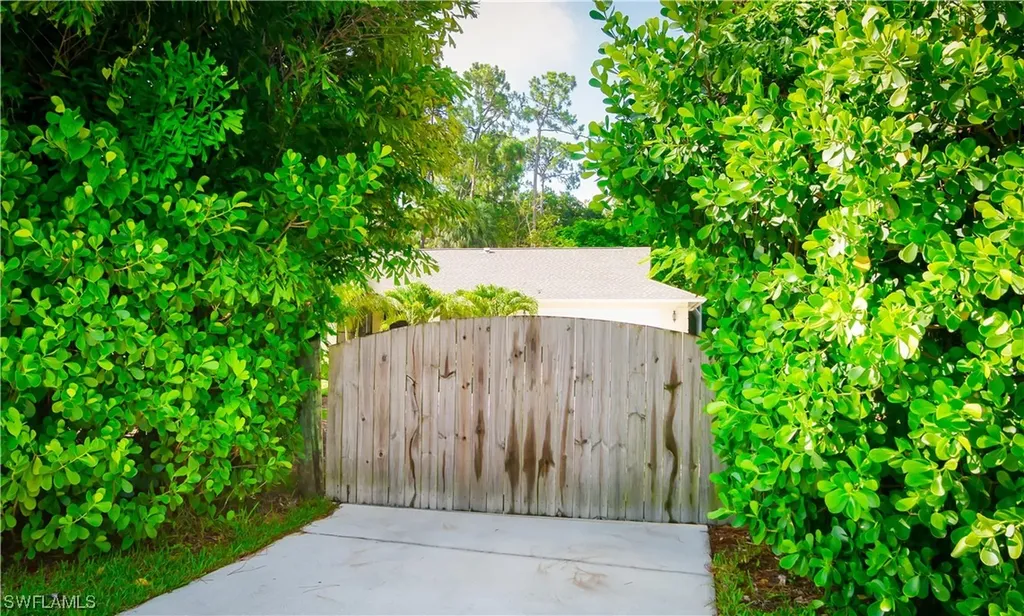 4440 Burton Road Naples FL 34104