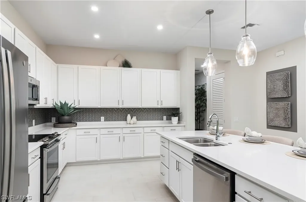184 Indies Drive E Naples FL 34114