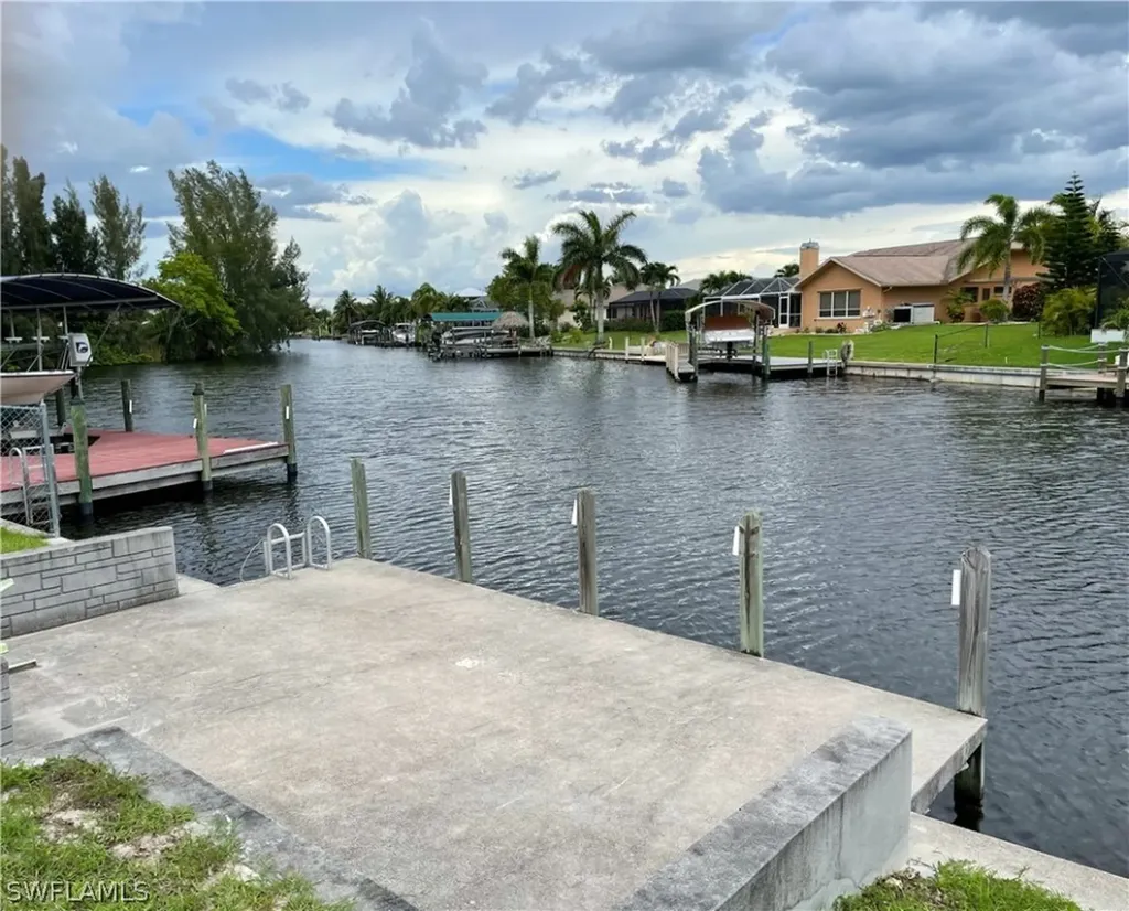 4107 SW 17th Place Cape Coral FL 33914