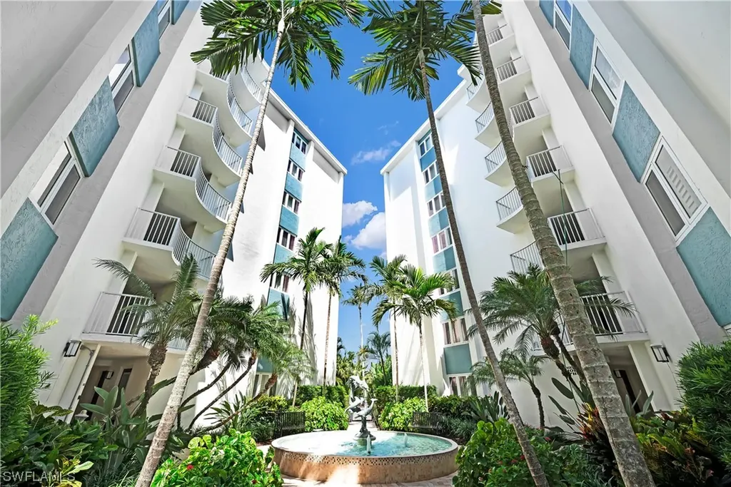 Naples FL, 1300 Gulf Shore Boulevard N, Unit 101