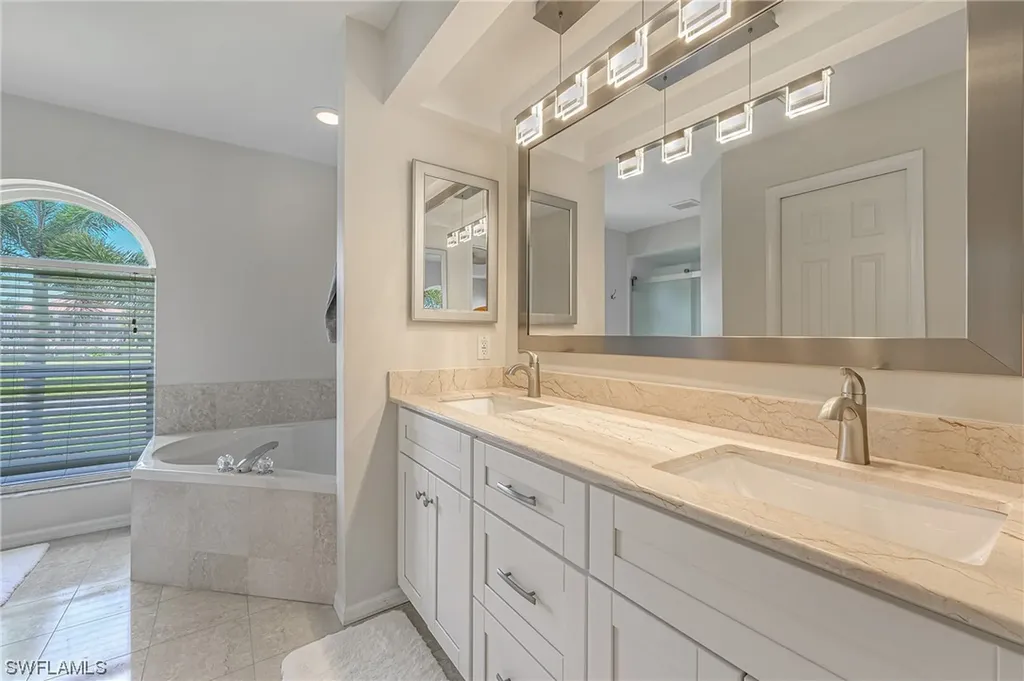 1060 Cottonwood Court Marco Island FL 34145