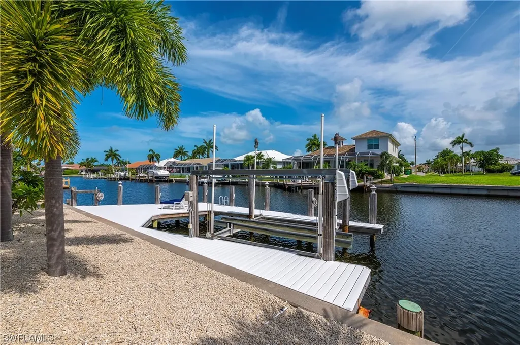1060 Cottonwood Court Marco Island FL 34145
