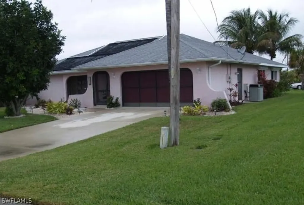 1313 SE 39th Street Cape Coral FL 33904