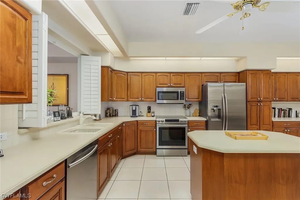 2505 High Court Naples FL 34105