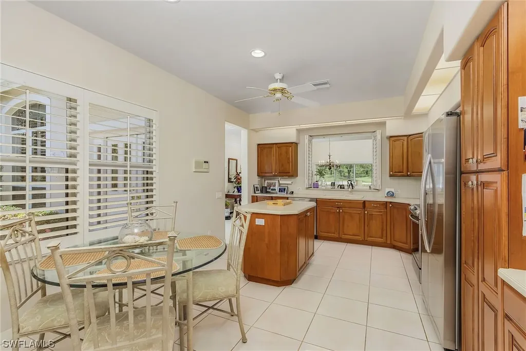 2505 High Court Naples FL 34105