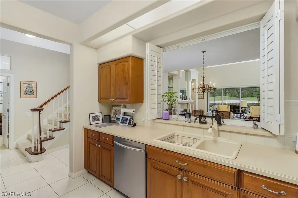 2505 High Court Naples FL 34105