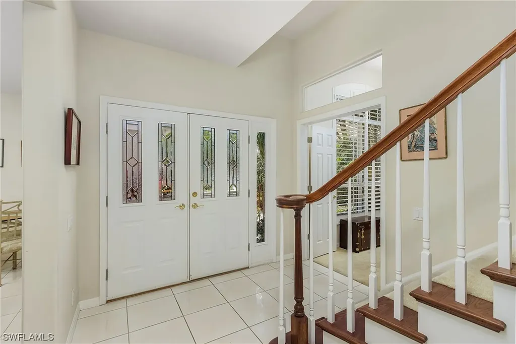 2505 High Court Naples FL 34105