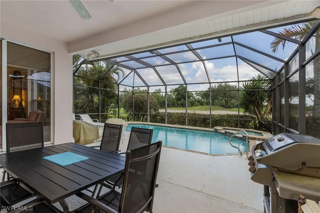 2505 High Court Naples FL 34105