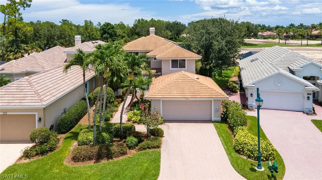 2505 High Court Naples FL 34105