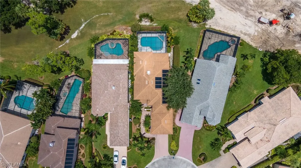 2505 High Court Naples FL 34105