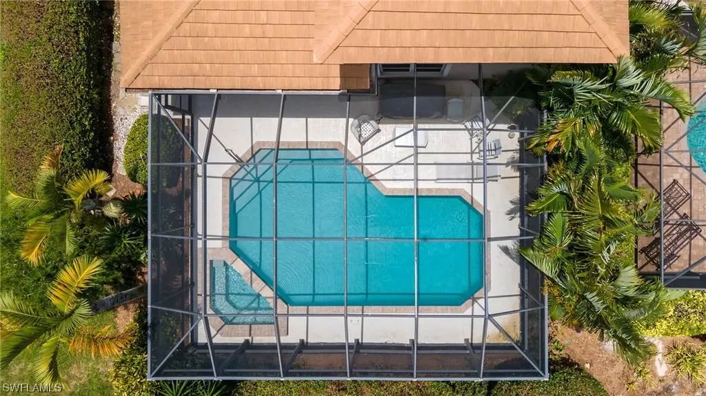 2505 High Court Naples FL 34105