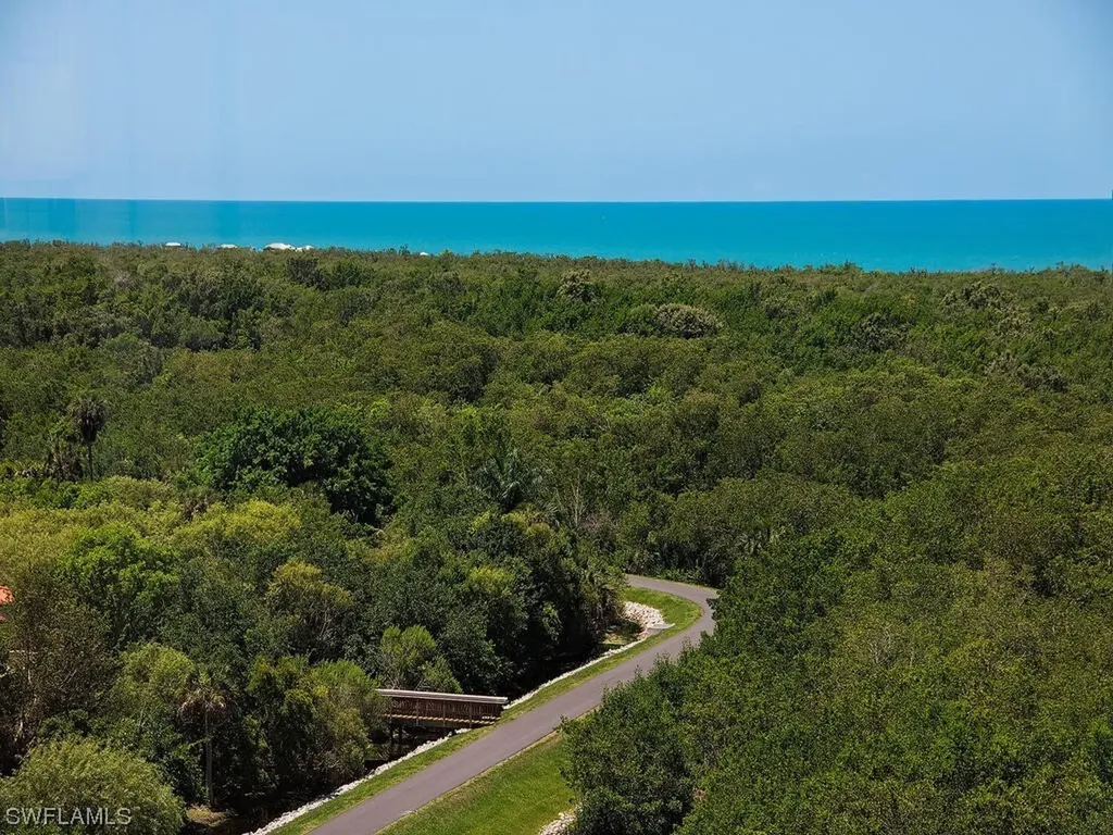6825 Grenadier Boulevard W Naples FL 34108