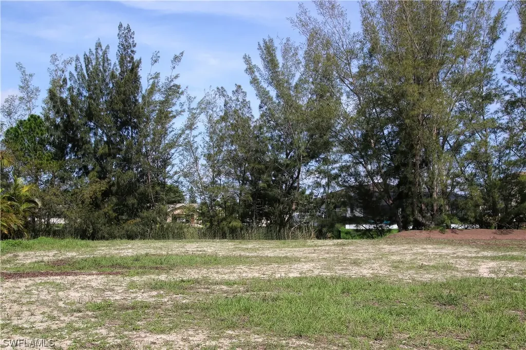 2724 SW 17th Avenue Cape Coral FL 33914
