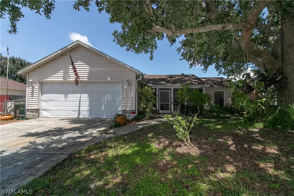 2611 NE 21st Court Cape Coral FL 33909