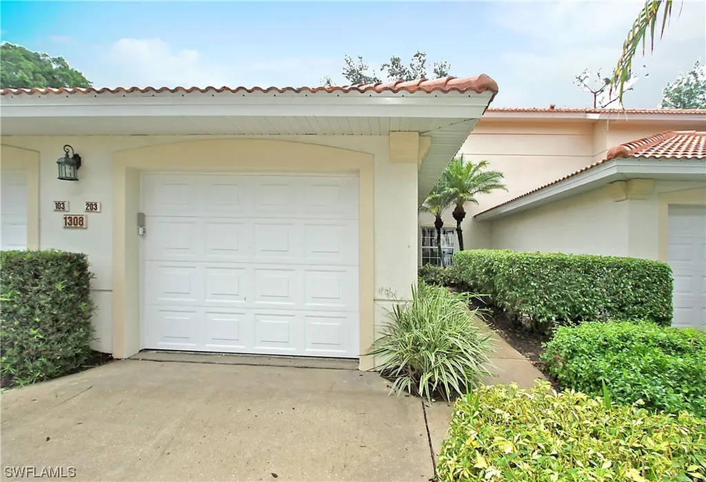 1308 Egrets Landing Naples FL 34108