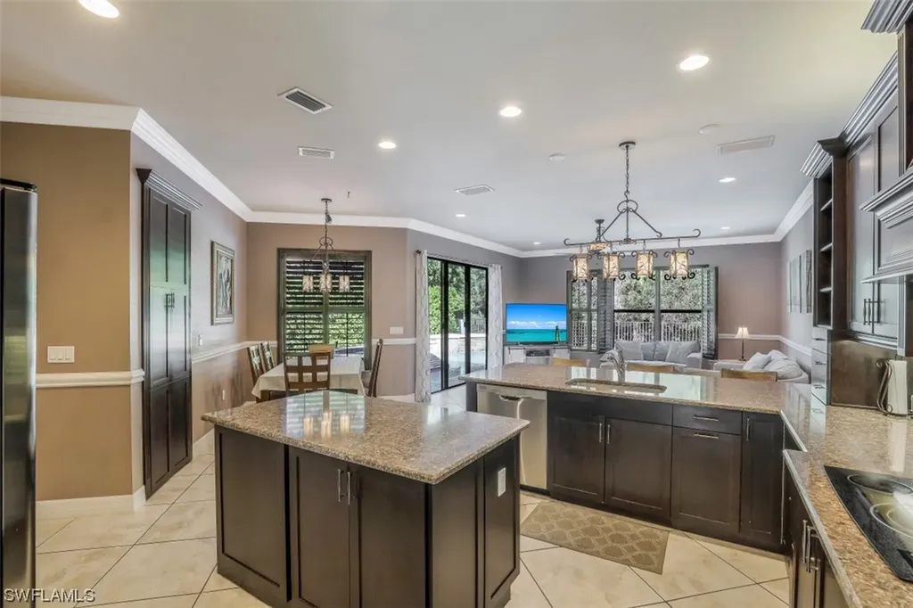 3407 Pacific Drive Naples FL 34119