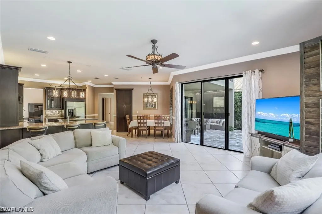 3407 Pacific Drive Naples FL 34119