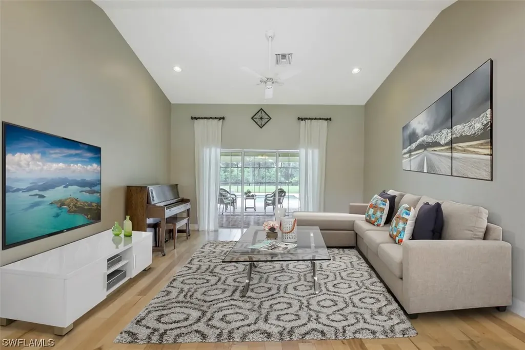 762 Hickory Road Naples FL 34108