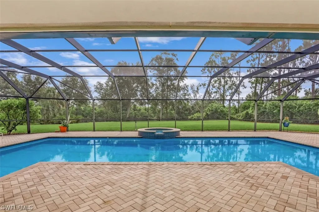 762 Hickory Road Naples FL 34108