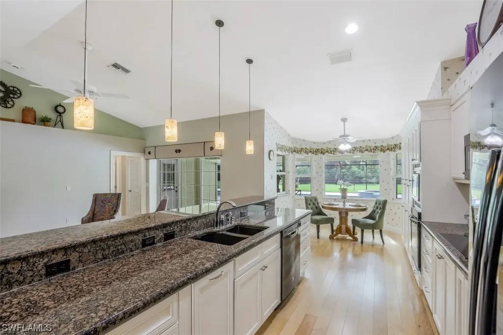 762 Hickory Road Naples FL 34108