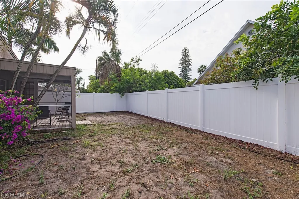 738 103rd Avenue N Naples FL 34108
