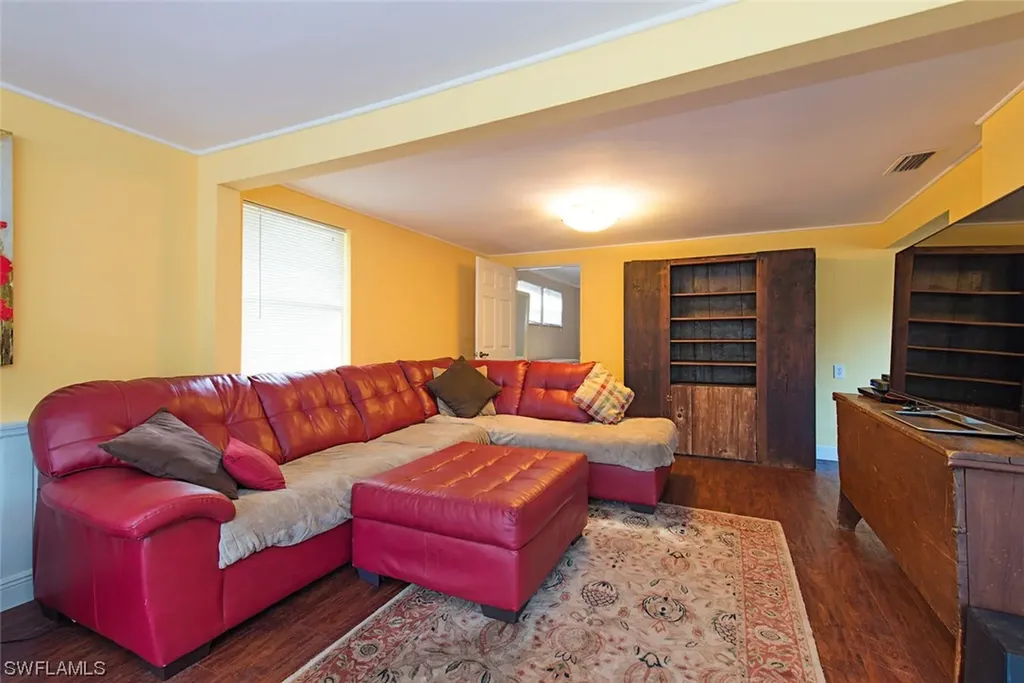 738 103rd Avenue N Naples FL 34108