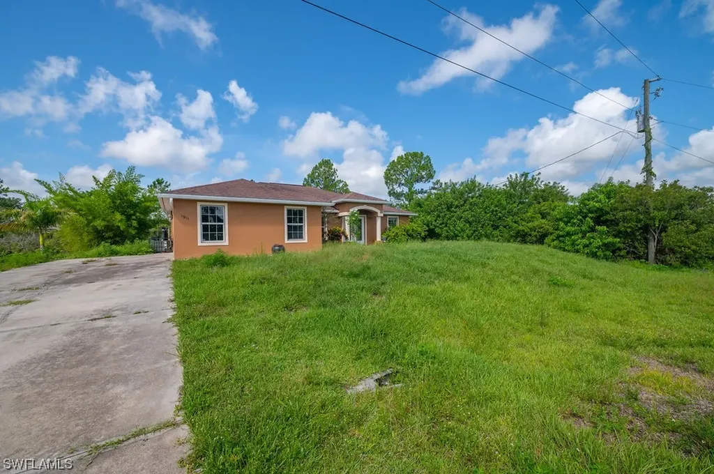 1911 Woodrow Avenue Lehigh Acres FL 33972