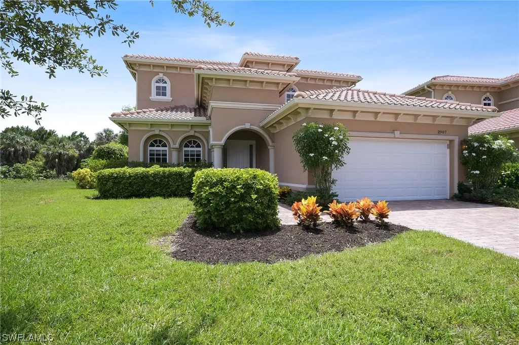 2907 Coco Lakes Drive Naples FL 34105