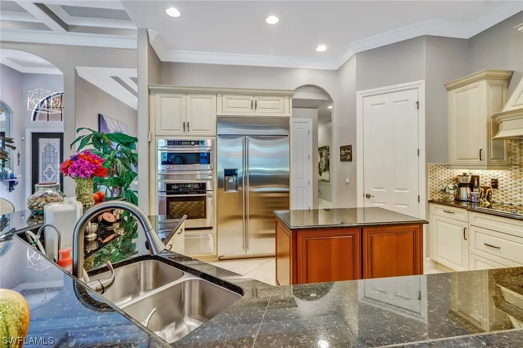7437 Byrons Way Naples FL 34113