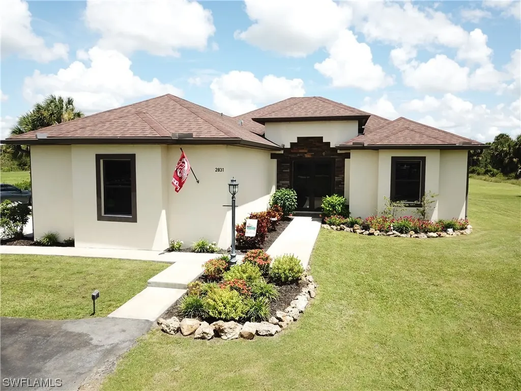 2831 4th Avenue NE Naples FL 34120