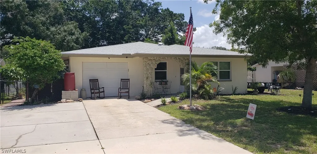 3945 La Palma Street Fort Myers FL 33901