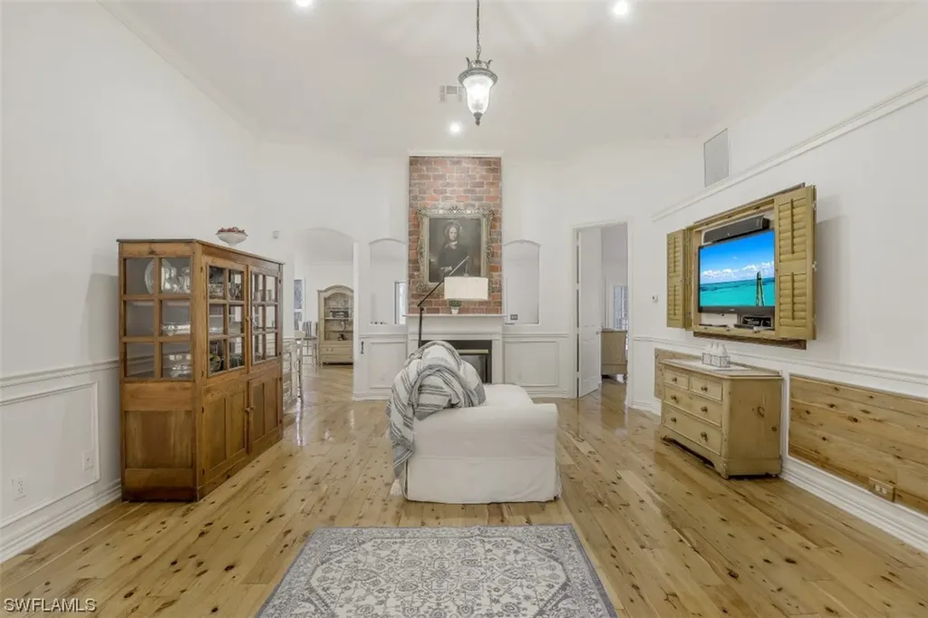 5910 Golden Oaks Lane Naples FL 34119
