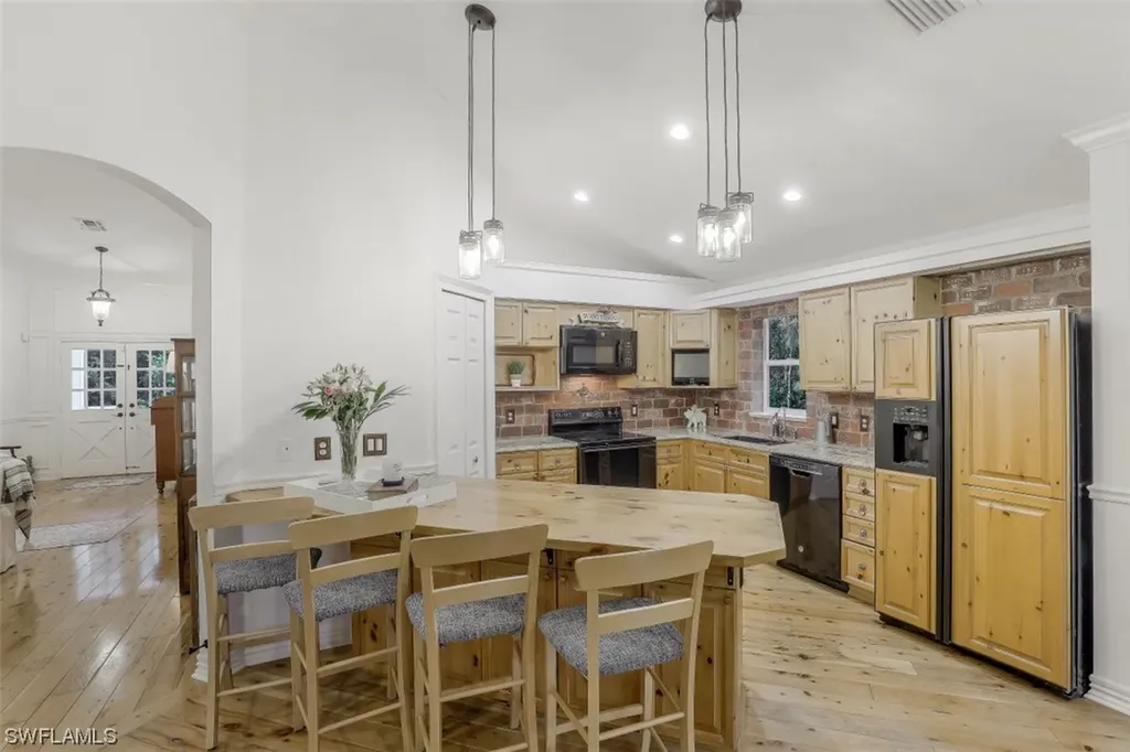 5910 Golden Oaks Lane Naples FL 34119