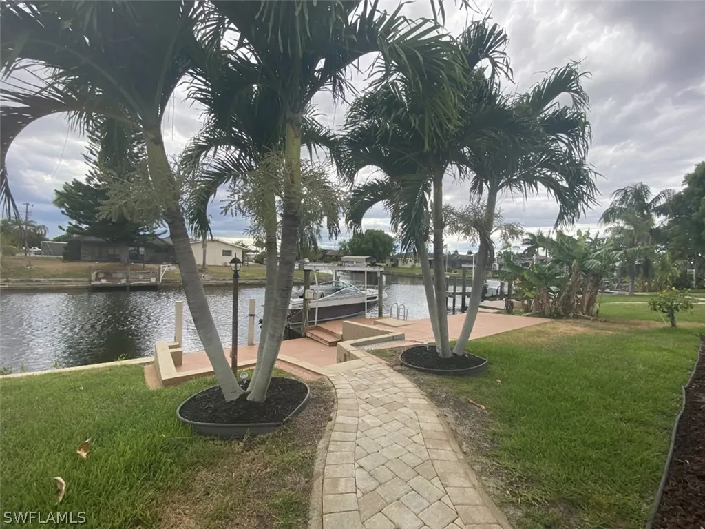 4112 SE 1st Place Cape Coral FL 33904
